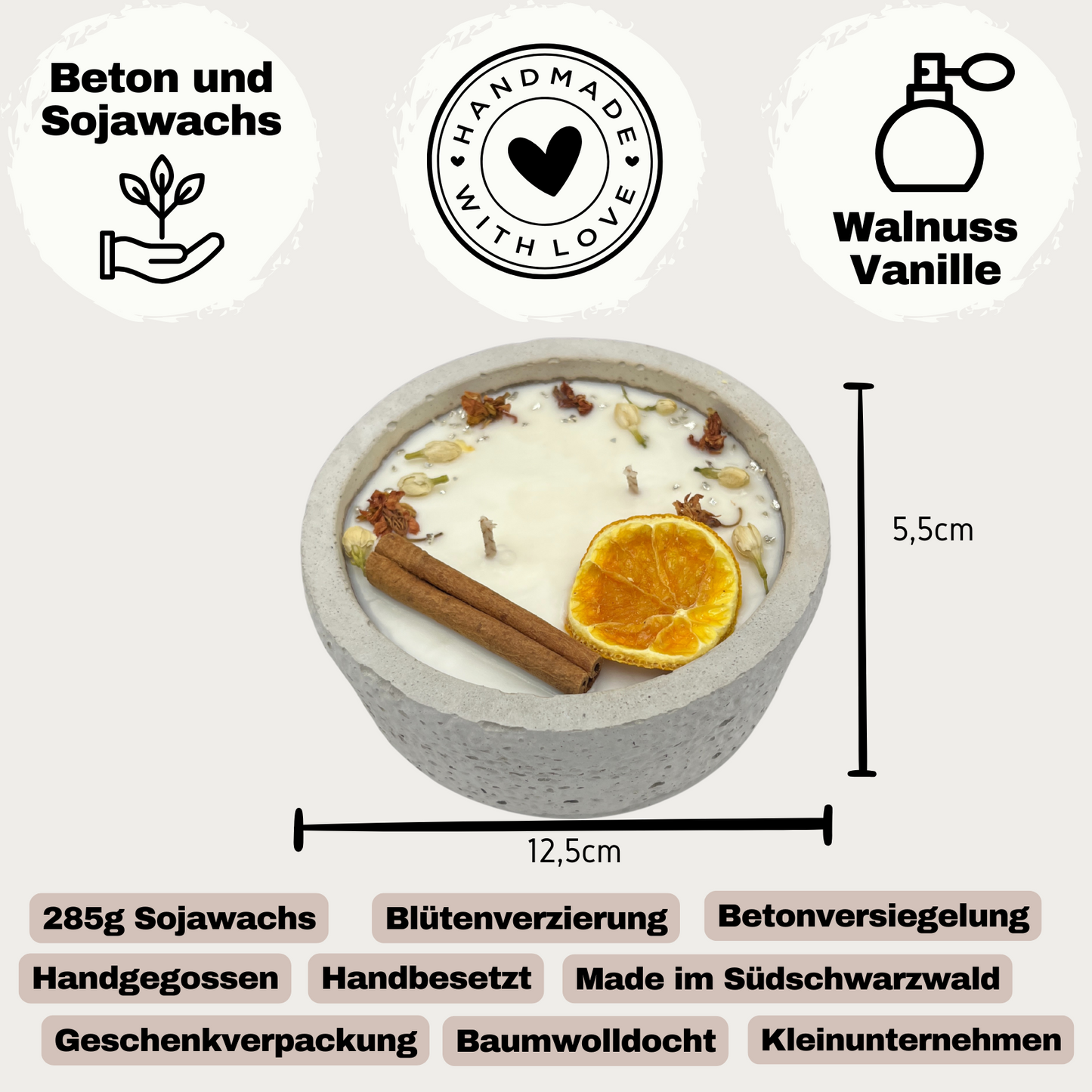 Betonkerze Betongrau "Grey Hearts" für Herbst und Winter - Stilvolle Sojawachskerze für Ihr Zuhause. Mit Blütenverzierung und HOCHWERTIGEM Baumwolldocht aus dem Südschwarzwald