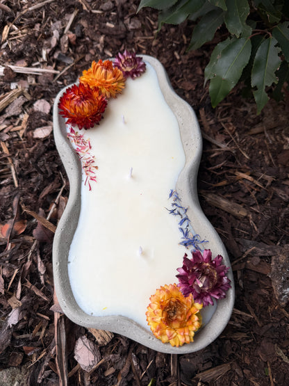 Design-Betonkerze "Grey Wave" – Flower Edition | 3-Docht & Bunt | 29,5cm