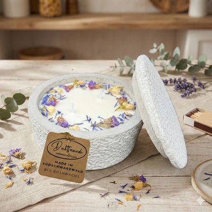 Betonkerze mit Deckel "Grey Dream" – 2-Docht & blaue Blüten | 12,5cm