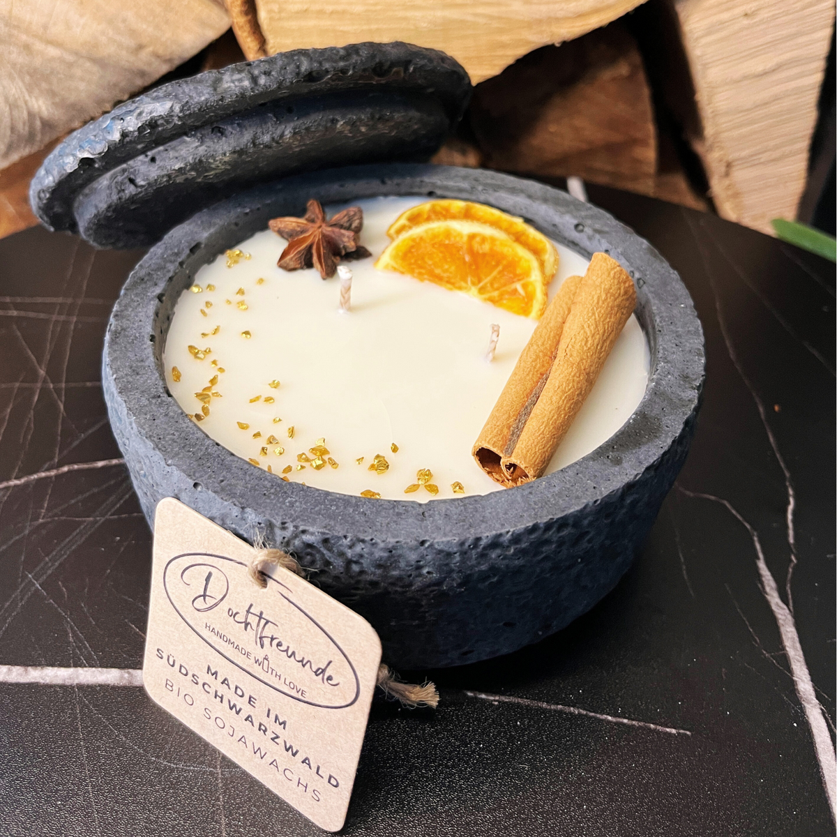 Handgefertigte Betonduftkerze „Black Cinnamon“ aus dem Schwarzwald – handmade von DochtFreunde (Bild 1)
