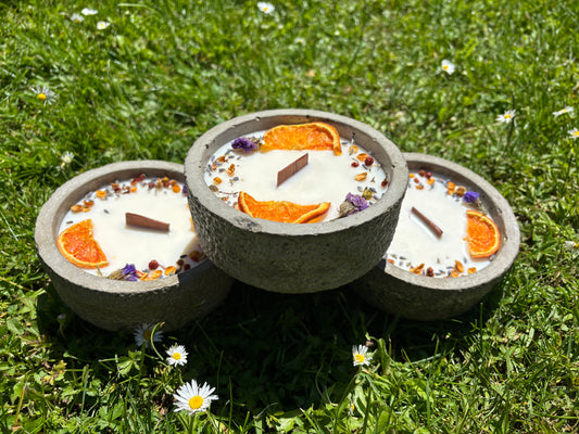 Outdoor Citronella-Betonkerzenset  „Mugge Schreck“ – Handgemachter Insektenschutz aus dem Südschwarzwald mit Blütenverzierung  3x Betonkerzen im Set
